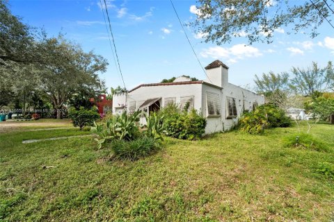 Villa ou maison à vendre à Biscayne Park, Floride: 4 chambres, 228.54 m2 № 1306377 - photo 6