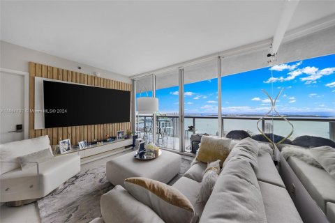 Copropriété à louer à Miami, Floride: 2 chambres, 121.98 m2 № 1345650 - photo 3