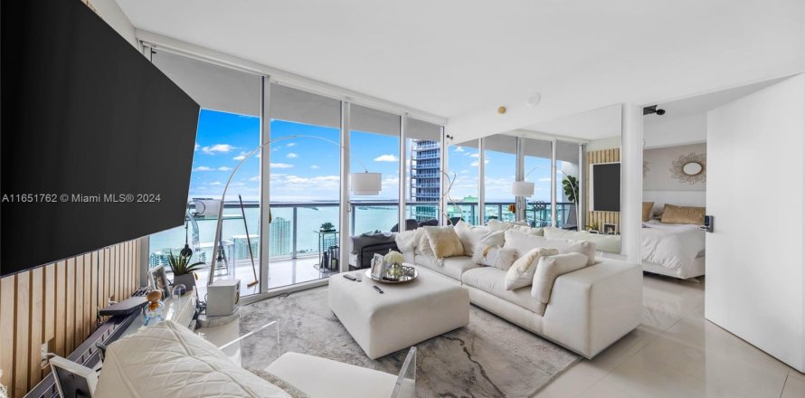 Condominio en Miami, Florida, 2 dormitorios  № 1345650