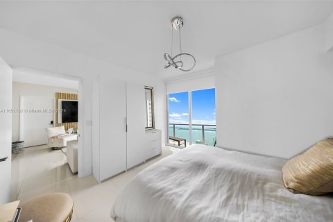 Condo in Miami, Florida, 2 bedrooms  № 1345650 - photo 15