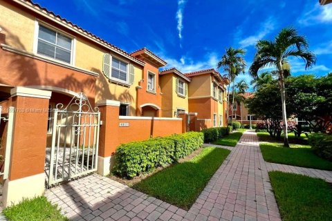 Townhouse in Dania Beach, Florida 2 bedrooms, 102.19 sq.m. № 1345648 - photo 18