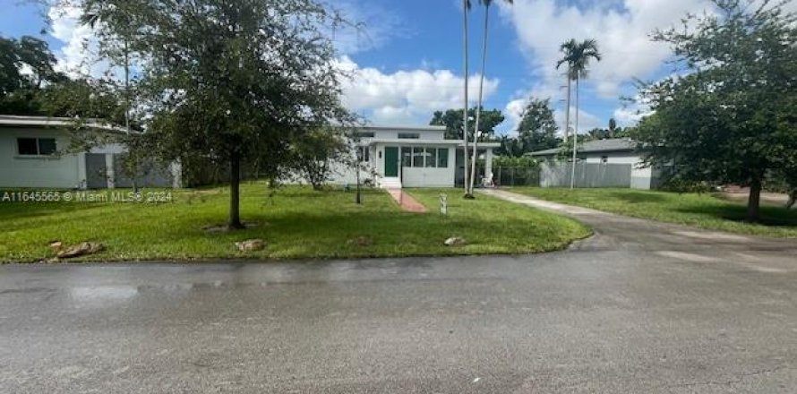 Villa ou maison à Miami Springs, Floride 3 chambres, 113.99 m2 № 1345606