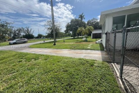 Casa en venta en Miami Springs, Florida, 3 dormitorios, 113.99 m2 № 1345606 - foto 3