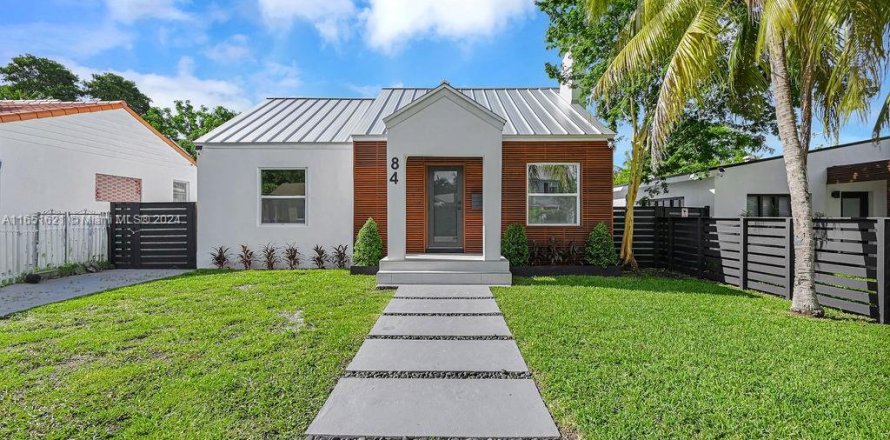 House in Miami, Florida 4 bedrooms, 149.2 sq.m. № 1345649