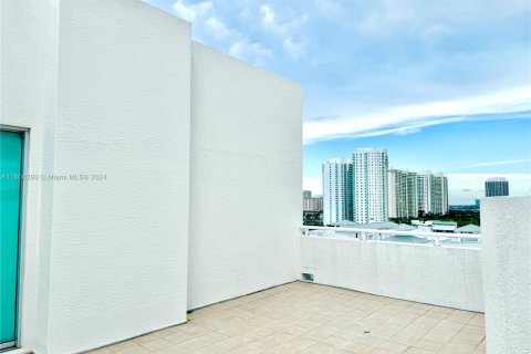 Condo in Aventura, Florida, 2 bedrooms  № 1224328 - photo 22