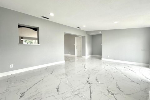 Casa en venta en Tampa, Florida, 3 dormitorios, 136.57 m2 № 1378538 - foto 9