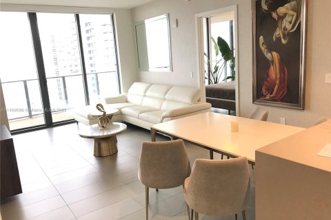 Condominio en alquiler en Miami, Florida, 2 dormitorios, 81.57 m2 № 849351 - foto 3