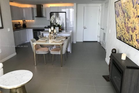 Condominio en alquiler en Miami, Florida, 2 dormitorios, 81.57 m2 № 849351 - foto 15