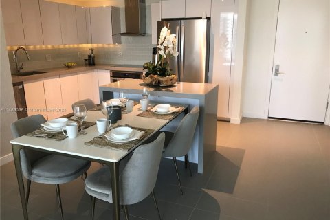 Condominio en alquiler en Miami, Florida, 2 dormitorios, 81.57 m2 № 849351 - foto 12