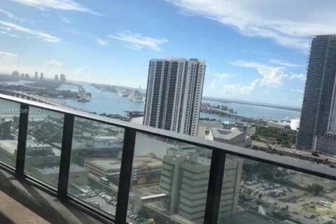 Condominio en alquiler en Miami, Florida, 2 dormitorios, 81.57 m2 № 849351 - foto 1