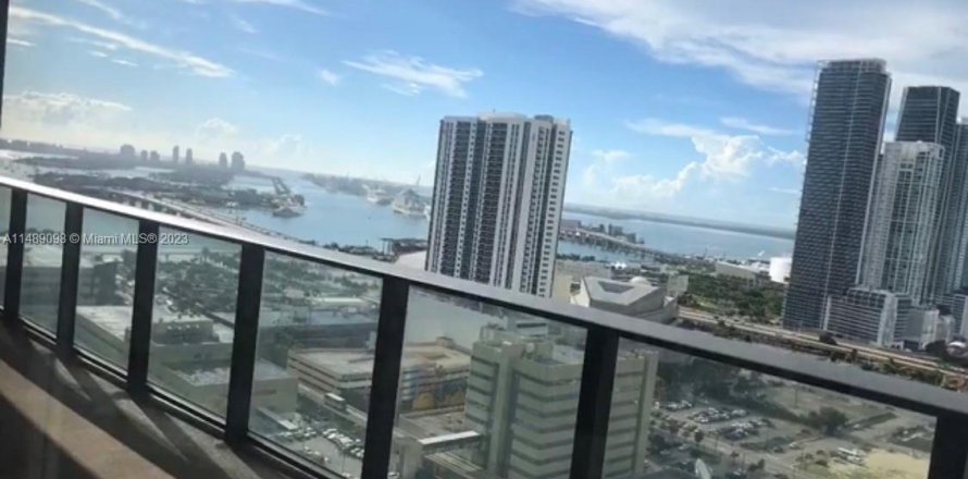 Condo à Miami, Floride, 2 chambres  № 849351