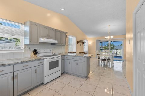 Casa en venta en Marathon, Florida, 5 dormitorios, 155.15 m2 № 1117284 - foto 7