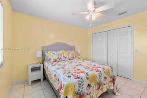 House in Marathon, Florida 5 bedrooms, 155.15 sq.m. № 1117284 - photo 20