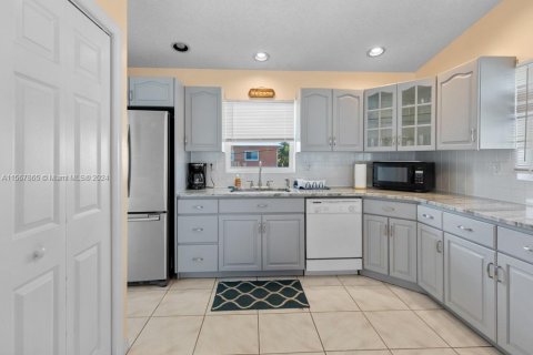 Casa en venta en Marathon, Florida, 5 dormitorios, 155.15 m2 № 1117284 - foto 8