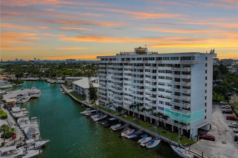 Condominio en venta en North Miami, Florida, 2 dormitorios, 101.82 m2 № 1117235 - foto 20