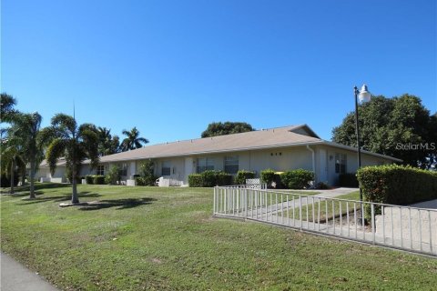 Copropriété à vendre à Punta Gorda, Floride: 1 chambre, 55.74 m2 № 859466 - photo 1