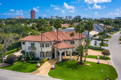Villa ou maison à vendre à Boca Raton, Floride: 6 chambres, 511.98 m2 № 44192 - photo 1