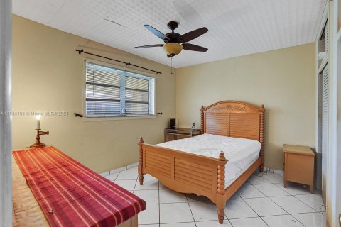 Condo in Miami, Florida, 1 bedroom  № 1330099 - photo 7