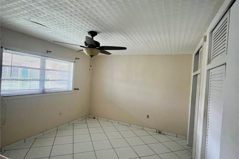 Condo in Miami, Florida, 1 bedroom  № 1330099 - photo 25