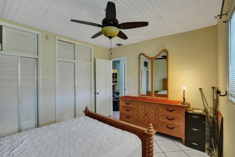 Condo in Miami, Florida, 1 bedroom  № 1330099 - photo 9