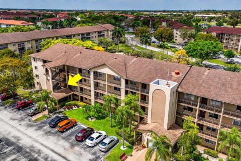 Condo in Pembroke Pines, Florida, 1 bedroom  № 1096715 - photo 10