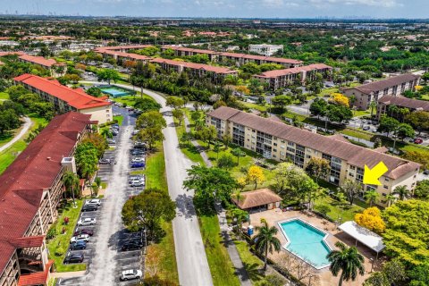 Condo in Pembroke Pines, Florida, 1 bedroom  № 1096715 - photo 14