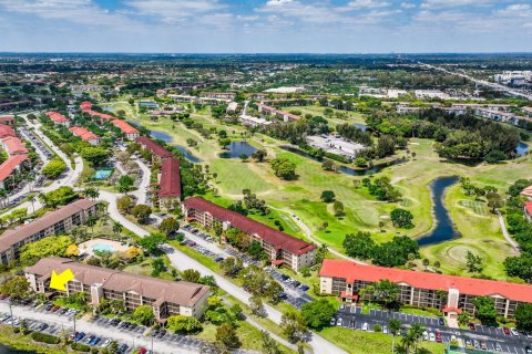 Condo in Pembroke Pines, Florida, 1 bedroom  № 1096715 - photo 13