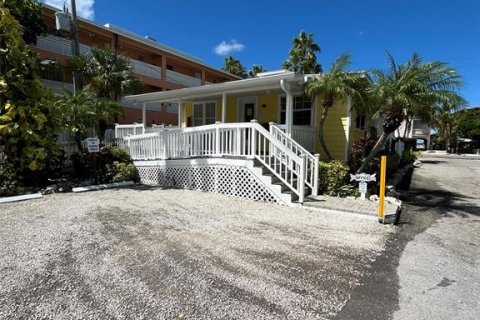 Condo in Bradenton Beach, Florida, 1 bedroom  № 1347271 - photo 23