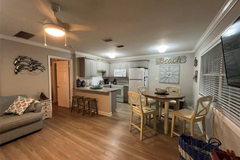 Condo in Bradenton Beach, Florida, 1 bedroom  № 1347271 - photo 4