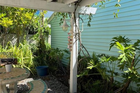 Condo in Bradenton Beach, Florida, 1 bedroom  № 1347271 - photo 19