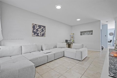 Adosado en venta en Homestead, Florida, 4 dormitorios, 170.2 m2 № 1094922 - foto 4