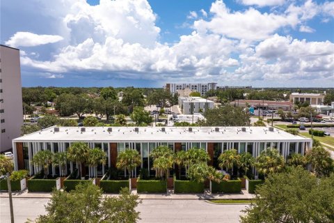 Touwnhouse à vendre à Winter Haven, Floride: 2 chambres, 152.36 m2 № 1352910 - photo 2