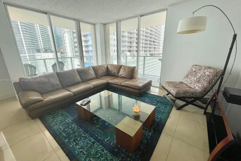 Condo in Miami, Florida, 2 bedrooms  № 1271405 - photo 3