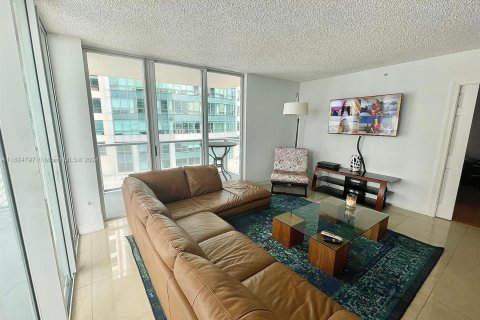 Condo in Miami, Florida, 2 bedrooms  № 1271405 - photo 2