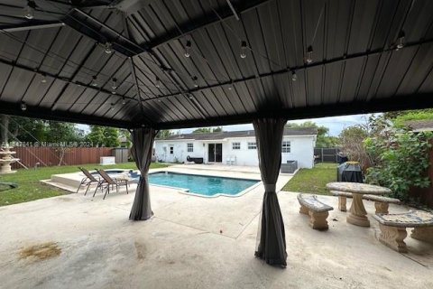 Casa en venta en Miami, Florida, 3 dormitorios, 102.19 m2 № 1330472 - foto 11