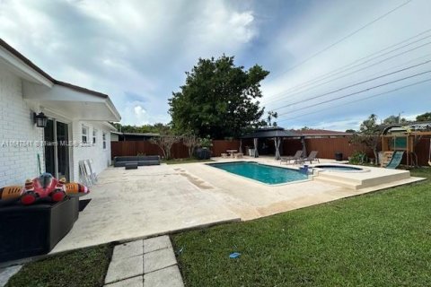 Casa en venta en Miami, Florida, 3 dormitorios, 102.19 m2 № 1330472 - foto 9