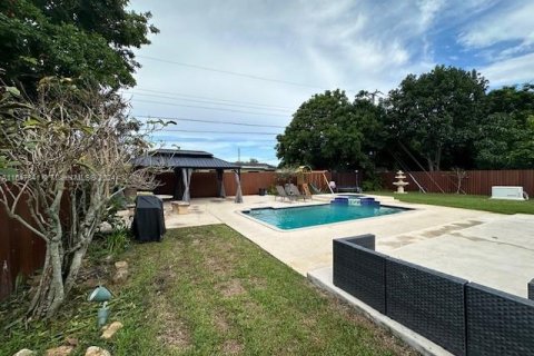 Casa en venta en Miami, Florida, 3 dormitorios, 102.19 m2 № 1330472 - foto 10