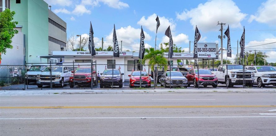 Propiedad comercial en Miami, Florida № 1330422