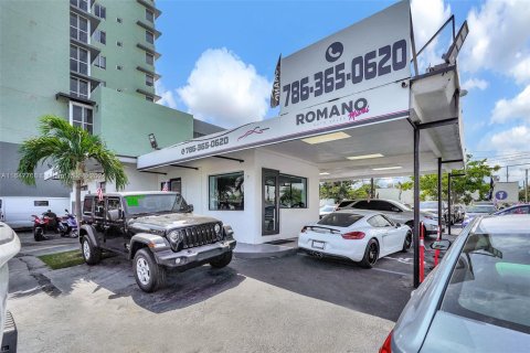 Propiedad comercial en venta en Miami, Florida № 1330422 - foto 4