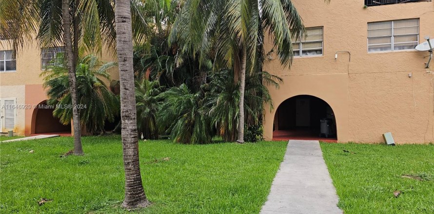 Condo in Hialeah, Florida, 1 bedroom  № 1330384