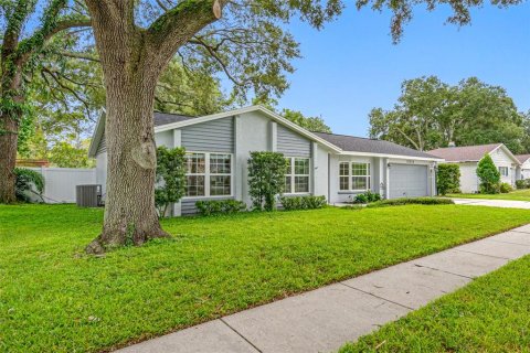 Villa ou maison à vendre à Tampa, Floride: 3 chambres, 177.81 m2 № 1318469 - photo 9