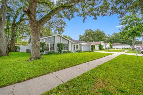 Villa ou maison à vendre à Tampa, Floride: 3 chambres, 177.81 m2 № 1318469 - photo 8