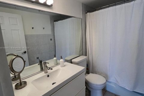 Condo in Miami Beach, Florida, 1 bedroom  № 1385810 - photo 9