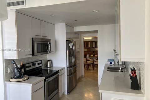 Condo in Aventura, Florida, 2 bedrooms  № 674539 - photo 8