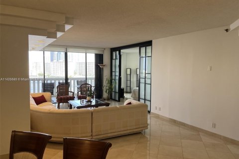 Condo in Aventura, Florida, 2 bedrooms  № 674539 - photo 6