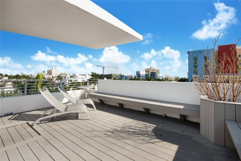 Condo in Miami Beach, Florida, 2 bedrooms  № 1181753 - photo 22