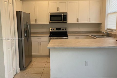 Townhouse in Homestead, Florida 3 bedrooms, 137.77 sq.m. № 1328098 - photo 7