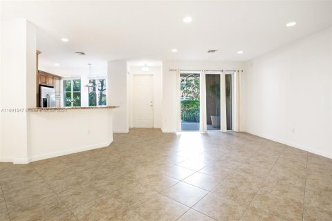 Condo in Sunrise, Florida, 2 bedrooms  № 1328119 - photo 9