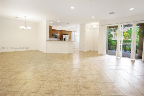 Condo in Sunrise, Florida, 2 bedrooms  № 1328119 - photo 8