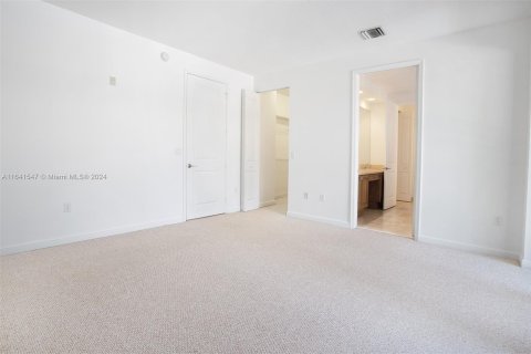 Condo in Sunrise, Florida, 2 bedrooms  № 1328119 - photo 25